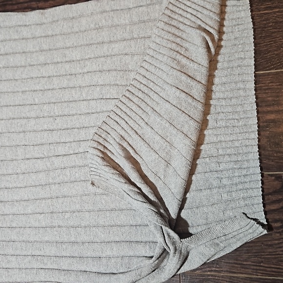 3/$20-Grey Ribbed Knit Sleeveless Vest Top, XS - Picture 8 of 10